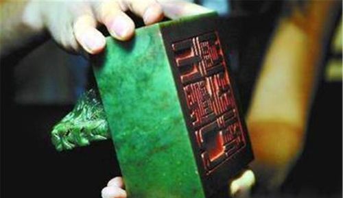 國(guó)寶奇譚 乾隆墓三珍的鬼市流轉(zhuǎn)與天價(jià)拍賣(mài)風(fēng)云